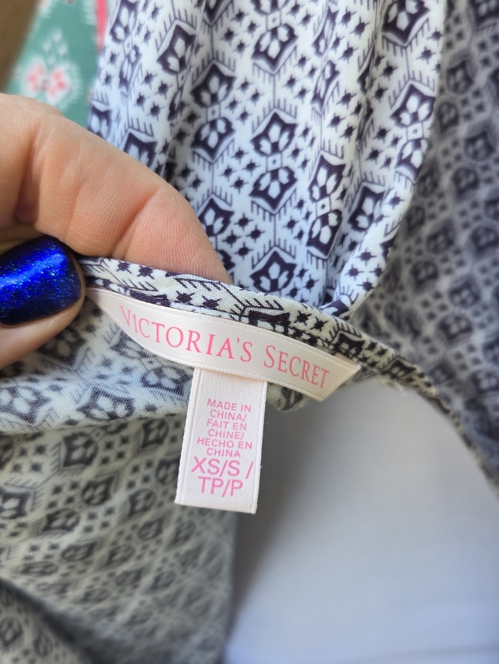 Victoria's Secret Boho Floral Fringe Kimono in Green & Navy - Picture 6 of 9
